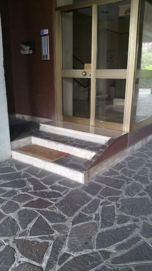 Casa Vacanze Cinecitta'Est โรม ภายนอก รูปภาพ