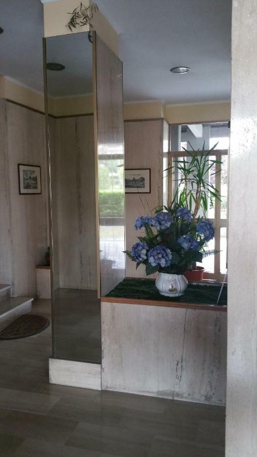 Casa Vacanze Cinecitta'Est โรม ภายนอก รูปภาพ